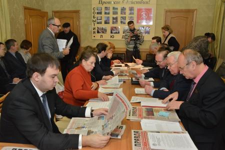 Г.А. Зюганов наградил активистов Общероссийского штаба протестных действий медалями в честь 90-летия СССР