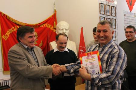 Псковское областное отделение КПРФ провело турнир по шахматам
