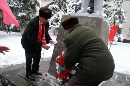 В ауле Новая Джегута Карачаево-Черкесской Республики в день 90-летия образования СССР открыт памятник Ленину
