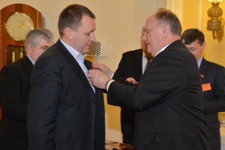 Г.А. Зюганов наградил группу коммунистов братских партий
