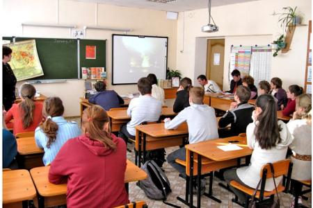 К 70-летию победы в Сталинградской битве коммунисты встретились с учащимися Ивановской гимназии №44