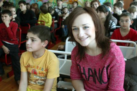 Уральские комсомольцы помогают детским домам
