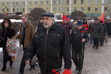 Пензенские власти посчитали возложение цветов Ленину незаконным