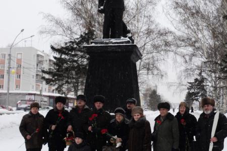 21 января барнаульские коммунисты провели митинг и возложили цветы к памятникам Ленину