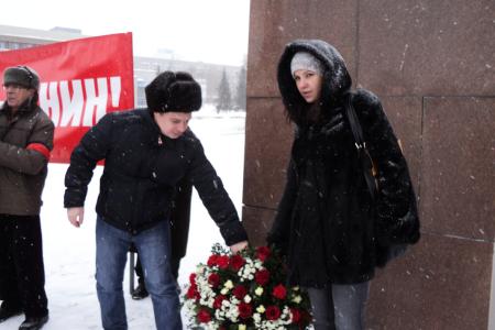 21 января барнаульские коммунисты провели митинг и возложили цветы к памятникам Ленину
