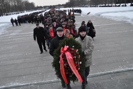 Санкт-Петербург: Коммунисты и комсомольцы почтили память жертв блокады