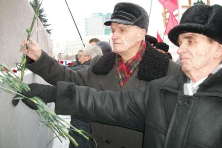 Челябинск: Цветы Ильичу