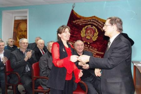 «Собраться воедино - и стать ударной силой!». В Барнауле провели торжественное собрание, посвященное 20-летию КПРФ