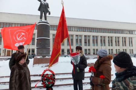 Калуга: «Ленин жил! Ленин жив! Ленин будет жить!»
