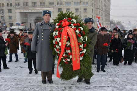 В Москве коммунисты возложили цветы к памятнику В.И. Ленину