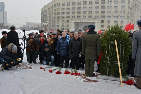 В Москве коммунисты возложили цветы к памятнику В.И. Ленину