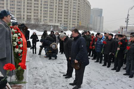 В Москве коммунисты возложили цветы к памятнику В.И. Ленину