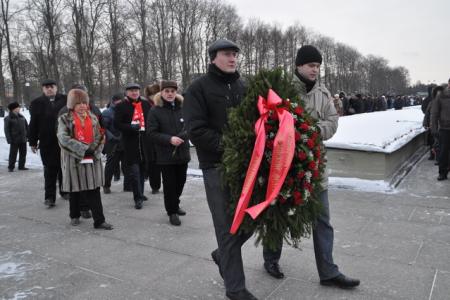 Санкт-Петербург: Коммунисты и комсомольцы почтили память жертв блокады