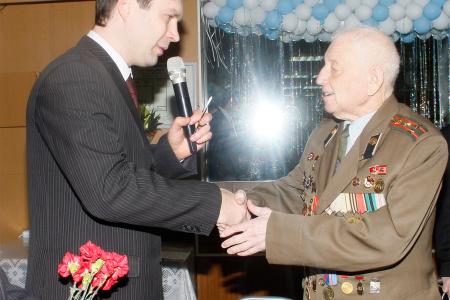 Коммунист, фронтовик, учёный. В Воронеже поздравили с 90-летием ветерана Великой Отечественной войны М.И. Вестфрида