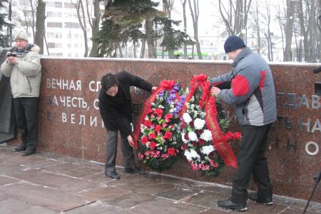 Владимирская область. Коммунисты отметили 70-летие Сталинградской битвы возложением цветов и вахтой памяти