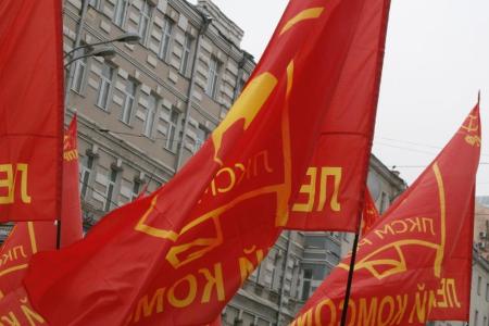 Победа будет за нами! Коммунисты провели в столице многотысячные шествие и митинг, посвященные Дню Советской Армии и Военно-Морского Флота