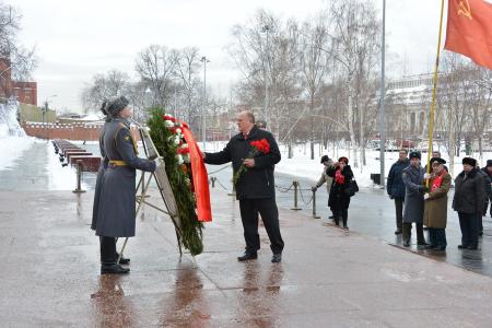 Г.А. Зюганов возложил цветы к Могиле Неизвестного солдата у Кремлевской стены в честь 70-летия Сталинградской победы и прорыва блокады Ленинграда