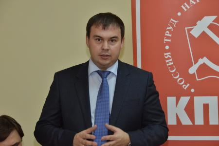 Г.А. Зюганов на встрече с молодыми политиками: На Съезде обсудим, как прийти к власти, восстановить страну и вернуть ее к процветанию