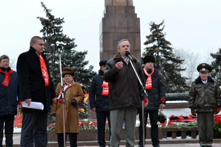 Коммунисты Астрахани провели торжественное собрание, посвященное 70-летию Победы в Сталинградском сражении