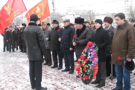 Владимирская область. Коммунисты отметили 70-летие Сталинградской битвы возложением цветов и вахтой памяти
