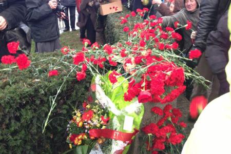 Французские коммунисты провели в Париже митинг в честь 70-й годовщины победы под Сталинградом