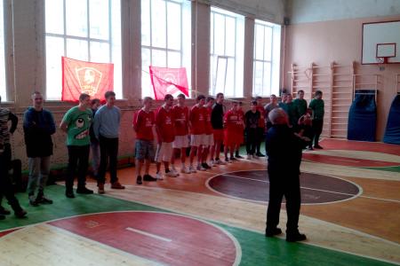 Орел. Коммунисты провели молодежный баскетбольный турнир