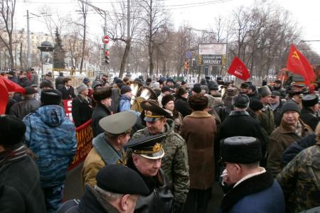 Победа будет за нами! Коммунисты провели в столице многотысячные шествие и митинг, посвященные Дню Советской Армии и Военно-Морского Флота