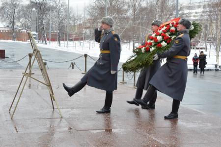 Г.А. Зюганов возложил цветы к Могиле Неизвестного солдата у Кремлевской стены в честь 70-летия Сталинградской победы и прорыва блокады Ленинграда
