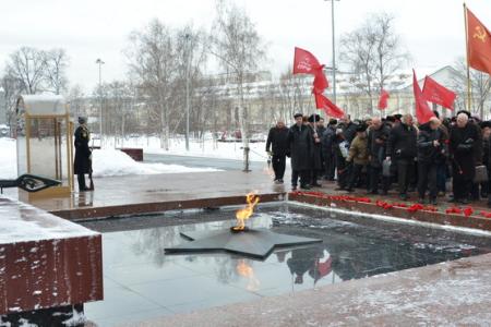 Г.А. Зюганов возложил цветы к Могиле Неизвестного солдата у Кремлевской стены в честь 70-летия Сталинградской победы и прорыва блокады Ленинграда