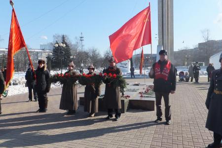 Калуга. Да здравствует Советская Армия и Военно-Морской Флот!