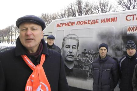 В городе трех революций курсирует «Автобус Победы»