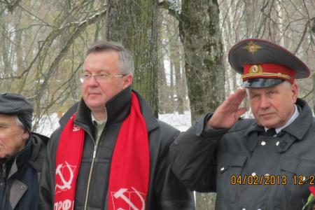Псковские коммунисты поздравили жителей города Гдова с 69-ой годовщиной освобождения от немецко-фашистских захватчиков