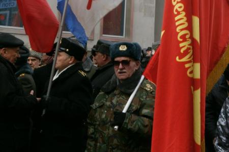 Победа будет за нами! Коммунисты провели в столице многотысячные шествие и митинг, посвященные Дню Советской Армии и Военно-Морского Флота