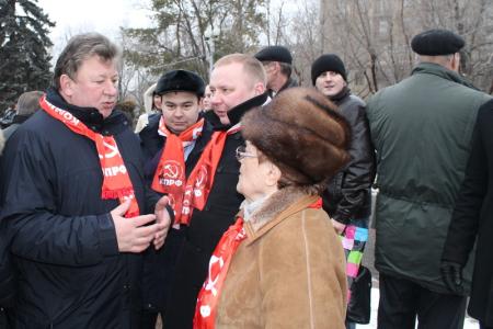 Коммунисты почтили память погибших в Сталинграде