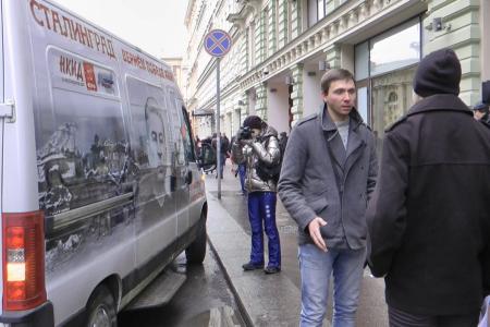В городе трех революций курсирует «Автобус Победы»