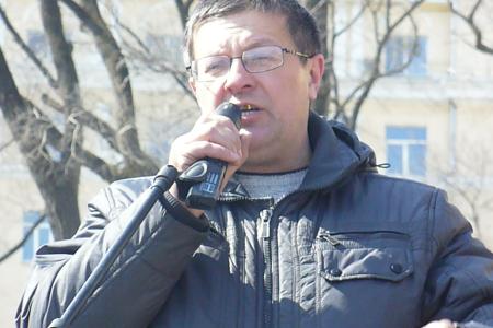 Требования митингующих во Владивостоке: Отменить правительственное Постановление N354 и грабеж под флагом ОДН, "Путина - в отставку!", "Думе - ратифицировать ст.20 Конвенции ООН против коррупции"