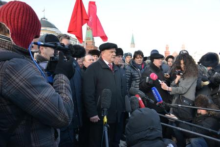 Г.А. Зюганов: «Учиться у Ленина и Сталина!» Коммунисты возложили цветы к могиле Генералиссимуса Победы