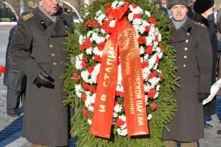 Г.А. Зюганов: «Учиться у Ленина и Сталина!» Коммунисты возложили цветы к могиле Генералиссимуса Победы