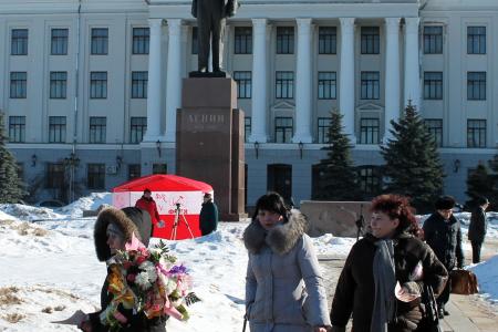 Псковские коммунисты провели праздничный пикет