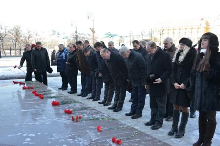 Г.А. Зюганов: «Учиться у Ленина и Сталина!» Коммунисты возложили цветы к могиле Генералиссимуса Победы