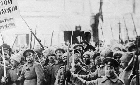 К истории отречения царя Николая II. В годовщину Февральской революции православная общественность переосмысливает роль последнего царя и генералиссимуса Сталина