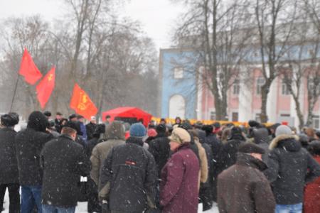 Остановить коммунальный грабёж! Ни снег, ни ветер не помешали коммунистам Тулы и Новомосковска провести пикет и митинг