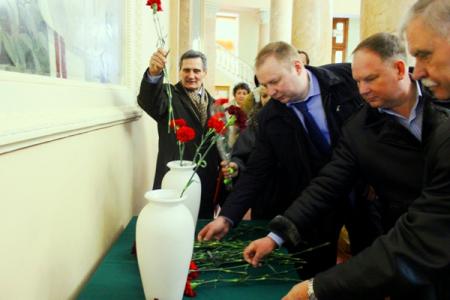 Сталинградские коммунисты установят памятник Сталину