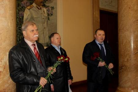 Сталинградские коммунисты установят памятник Сталину