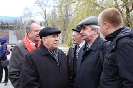 Администрация Краснодара пять раз отказала коммунистам в проведении протестного митинга. О проблемах ЖКХ депутаты говорили на встрече с избирателями