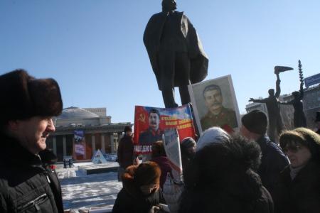 Новосибирские коммунисты почтили память И.В.Сталина