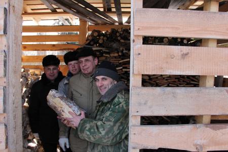 Политика малых дел. Петербургские и гатчинские коммунисты организовали субботник в музее «Дачная столица»
