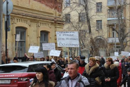 Волгоградская область. Митингующих  за губернатора «прокачали» алкоголем