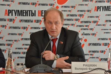 «Обманутые дольщики – это символ сегодняшней системы». Пресс-конференция И.И. Мельникова, В.Ф. Рашкина и А.Е. Клычкова в пресс-центре газеты «Аргументы недели»