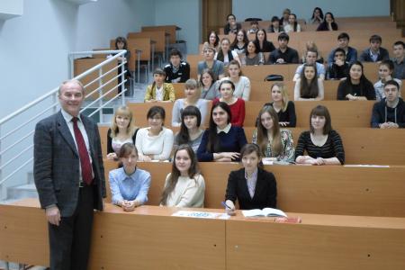 Депутат Государственной Думы В.Н. Тетёкин встретился со студентами Сургутского государственного университета